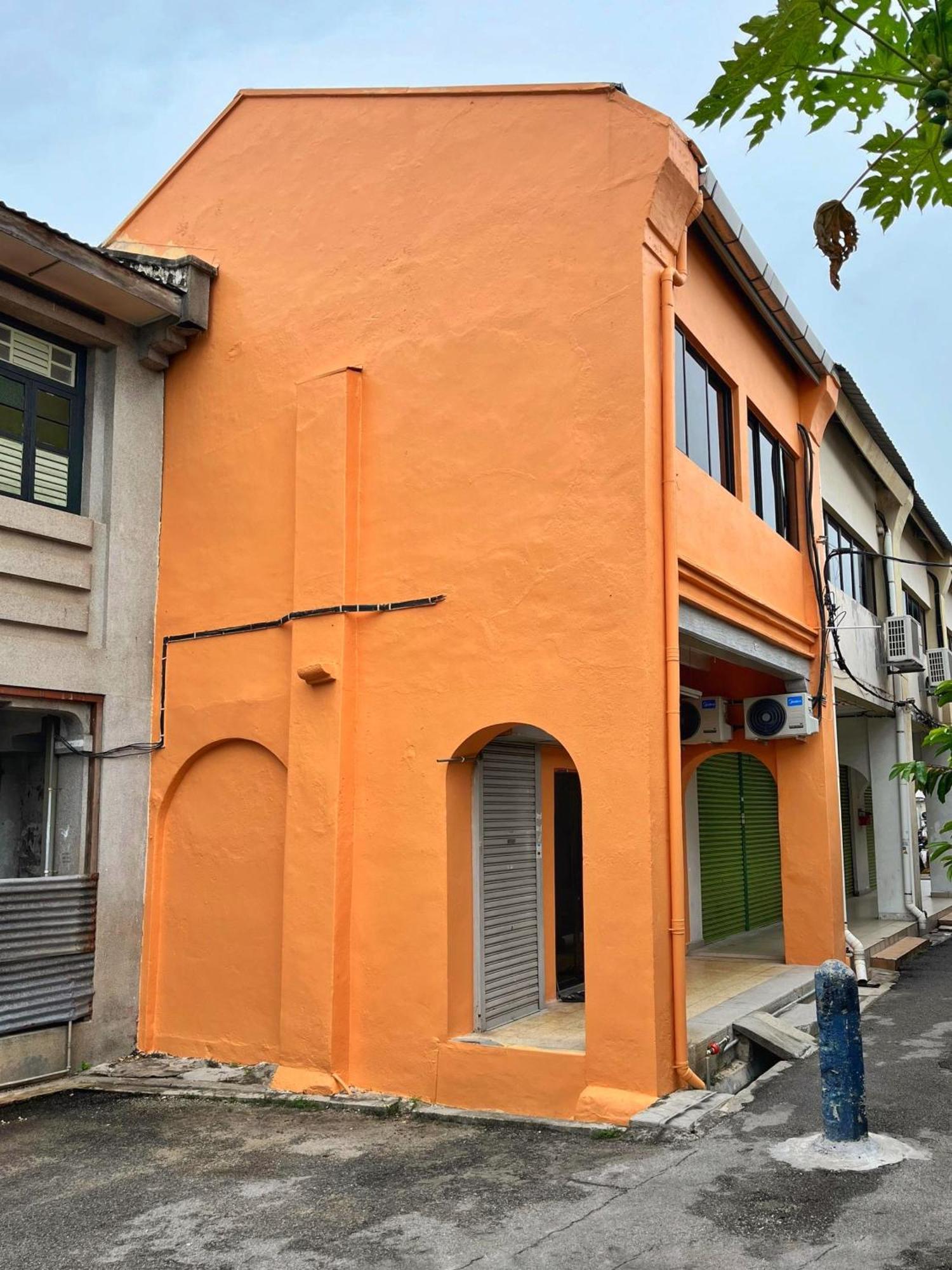 Pine Armenian George Town Exterior foto
